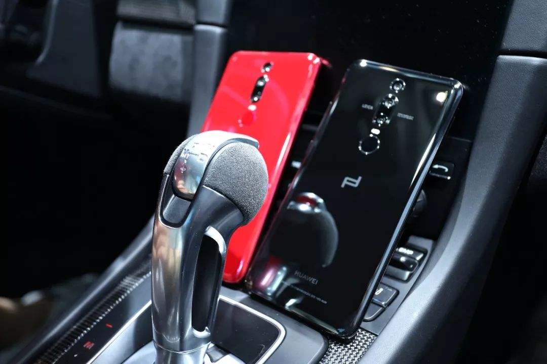 荣耀10青春版和supreme联名,supreme荣耀手机