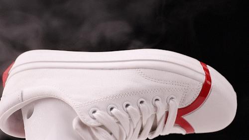 34年老牌鞋厂跟匡威正面刚！年销2000万双，暴走8小时不累脚