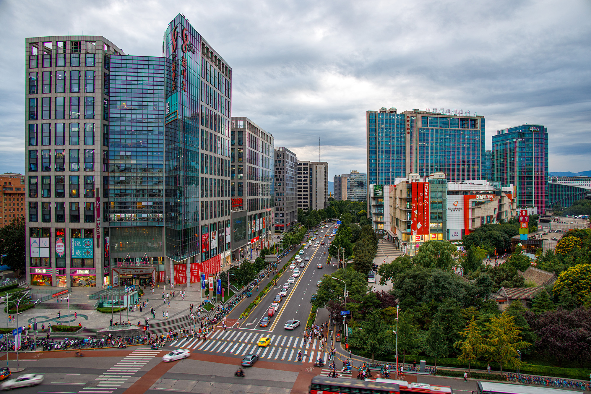 佳能ef24mmfm2.8广角镜头测评,佳能rf24-240镜头缺点