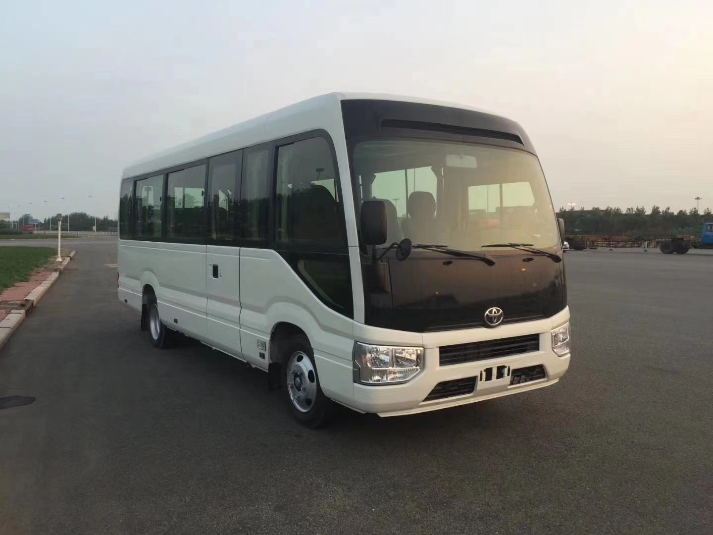 丰田考斯特2012款2.7l手动16座,丰田像考斯特的mpv