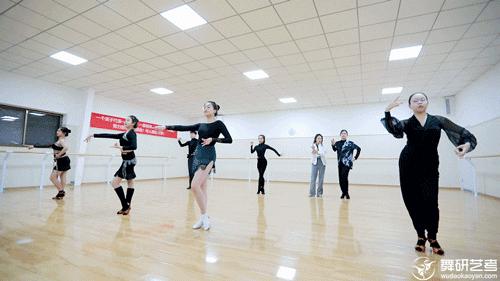 如何选拉丁舞服装6-12岁练功服,拉丁舞初学者服装怎么选择