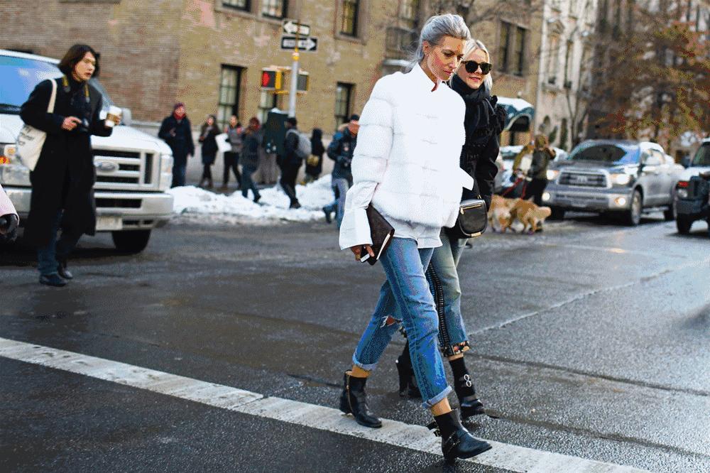 寒冷冬天穿羽绒服如何搭配才好看 (冬天的羽绒服怎么穿才好看)