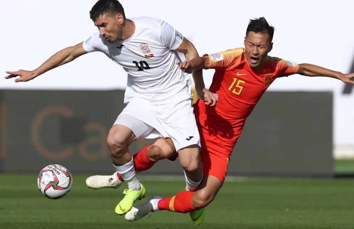 中国队首战取胜后，中国球迷VS中国喷子