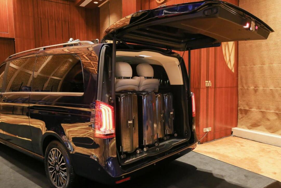 奔驰mpv埃尔法,奔驰v级不比埃尔法有面子吗