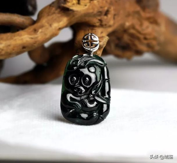 翡翠湖水绿与湖水蓝是什么颜色,翡翠老坑绿是什么颜色