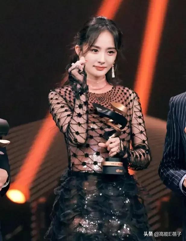 一周造型不重样,一周穿搭封面设计横屏