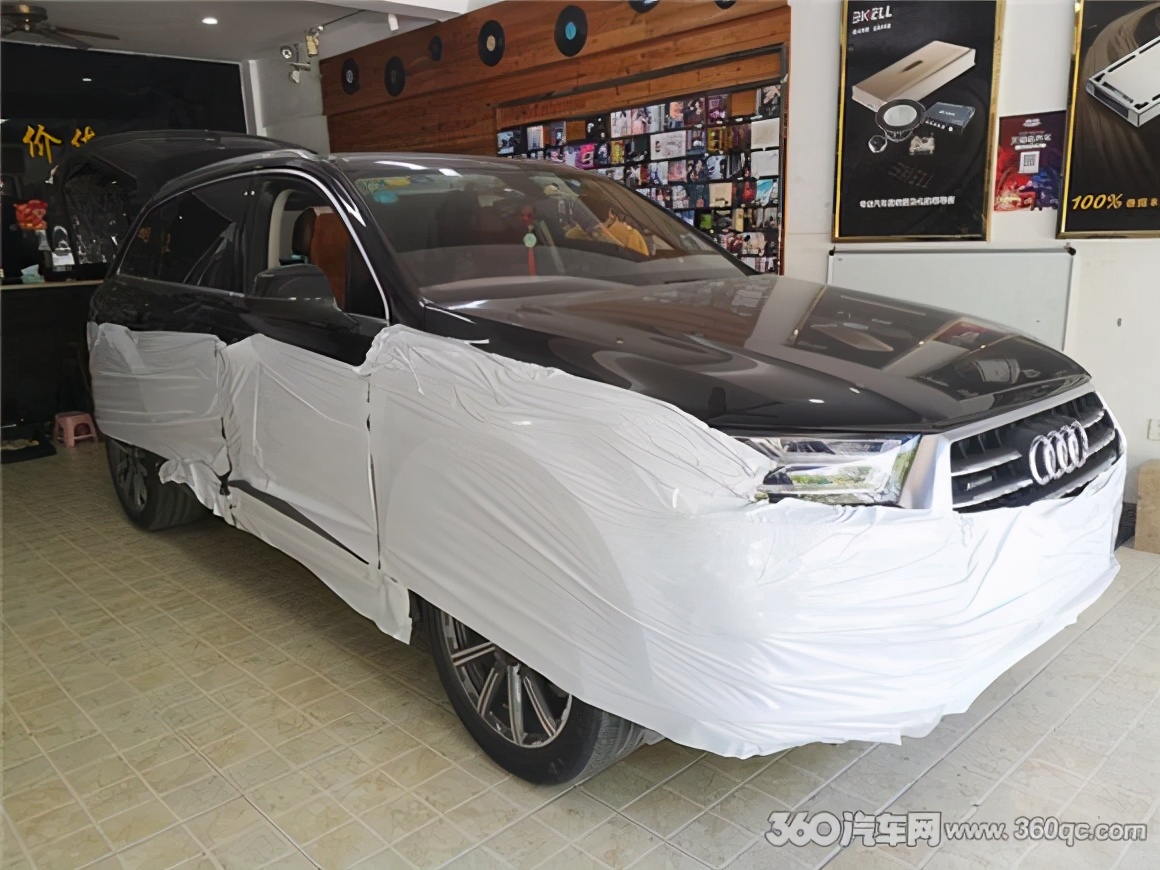 奥迪q7改装案例亮黑套件,新款奥迪q7改装智能大屏