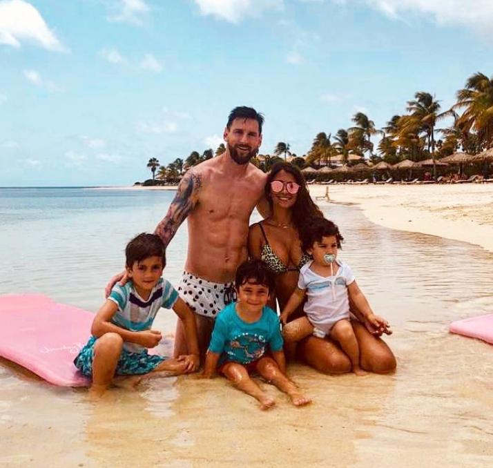 梅西奢华之旅！酒店一晚4.3万元狂晒娇妻比基尼美照