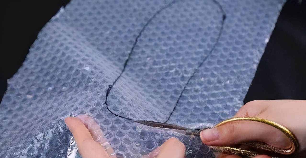 快递里气泡垫放卫生间和厨房,快递里的气泡垫放厨房里有什么用