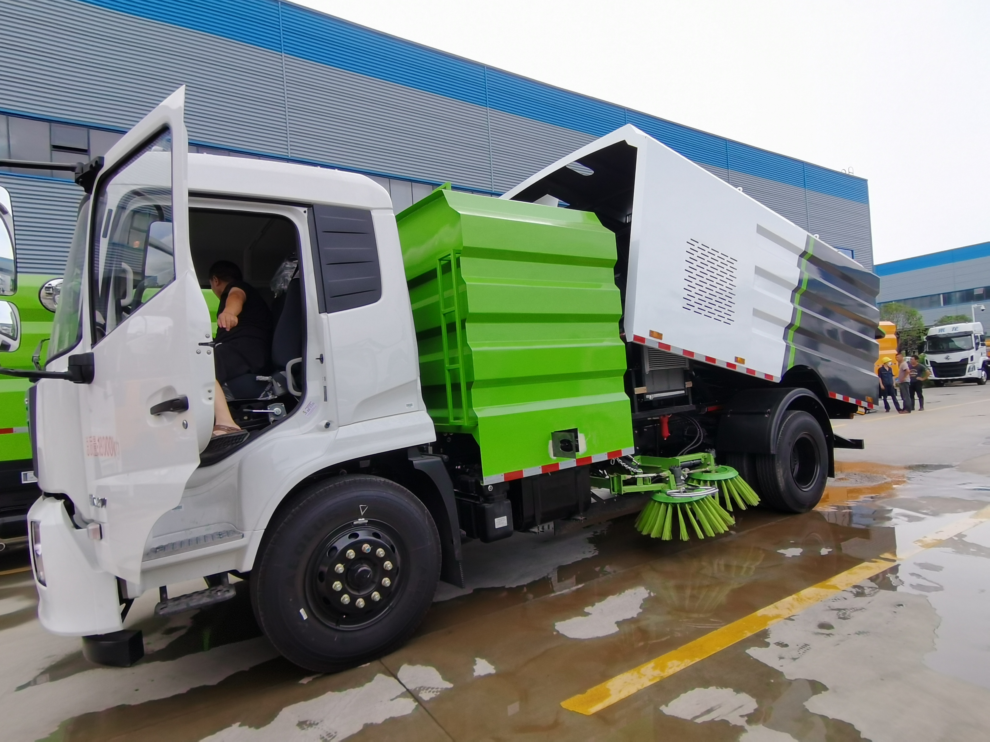 东风天锦扫路车,程力东风扫地车