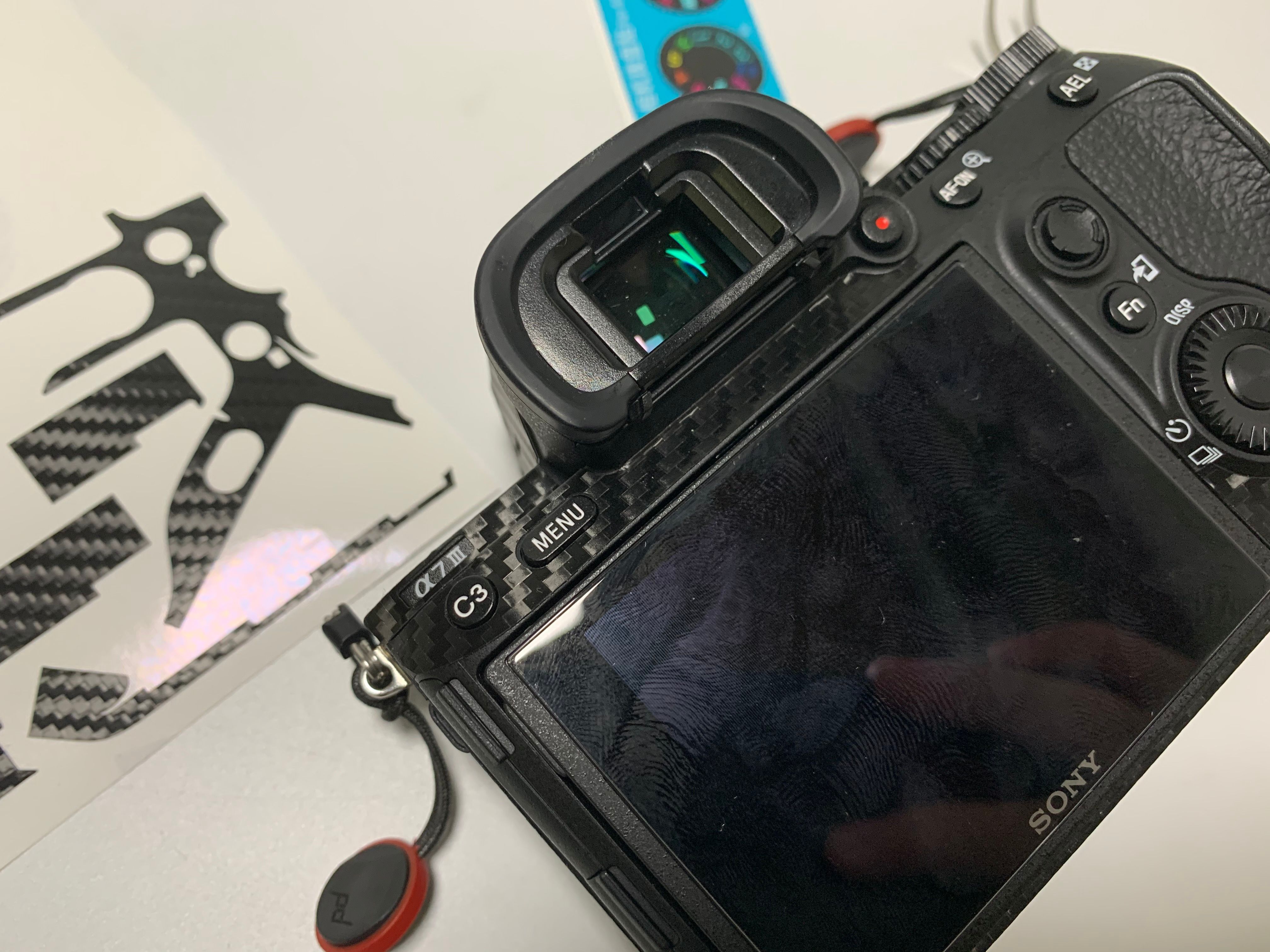 相机贴纸不留胶还牢固,相机3m的胶贴会留痕迹怎么清理