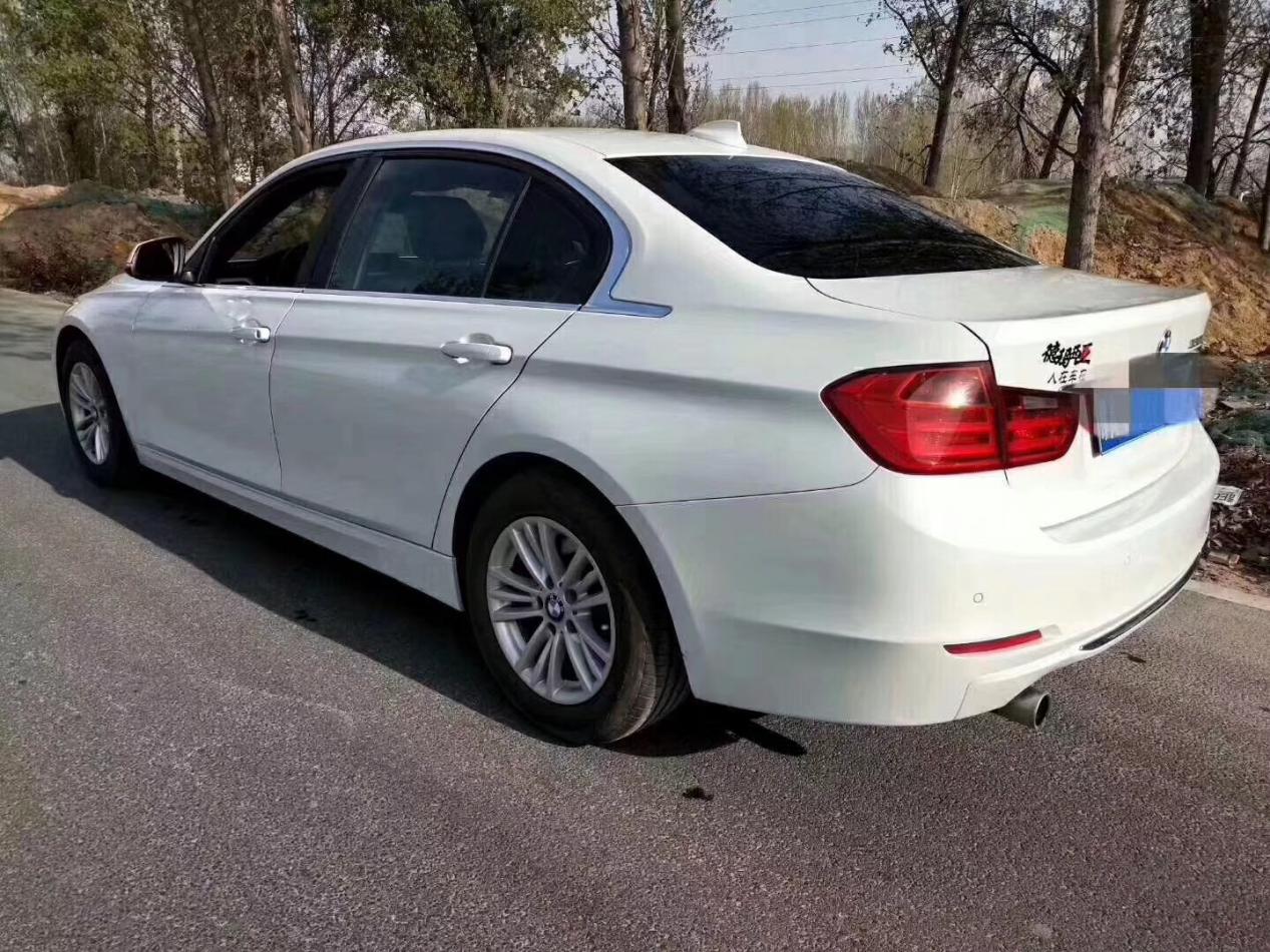 想要买个二手的车,18款宝马320li曜夜版二手多少钱