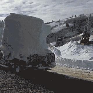 搞笑gif段子妹子有点太淘气了,搞笑gif妹子你又调皮了