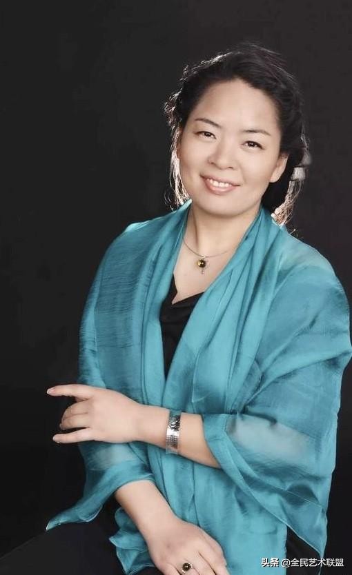 栩栩如生的小猫眯,原来是才女画家贺芳芳的作品