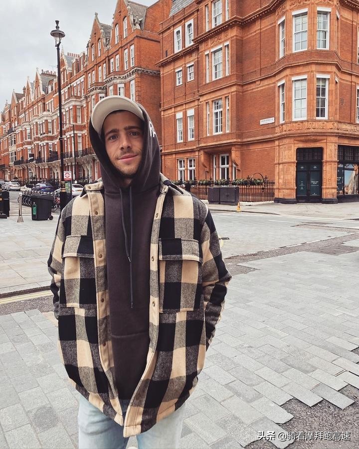 球场的战士,球场上的战士