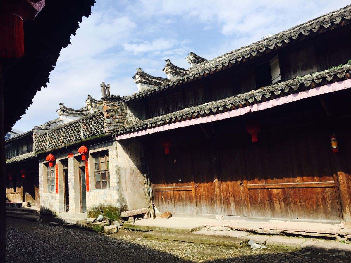 国内最值得去的11个古镇,中国的哪些著名的古镇好玩