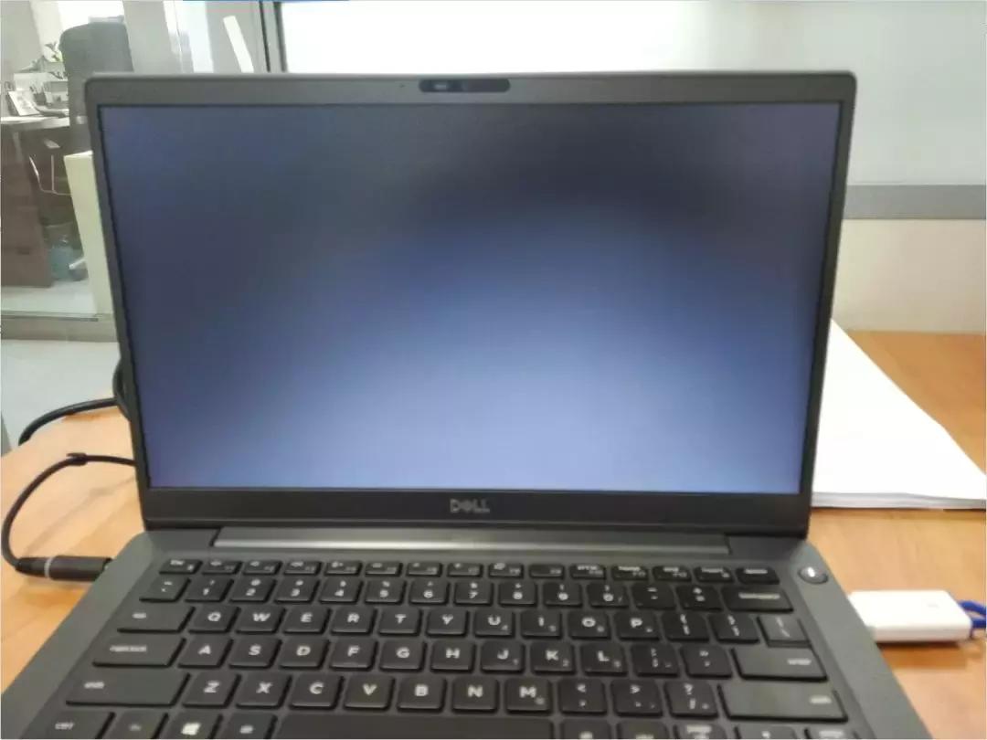 今天IT小哥差点要悲催了，系统管理员帐户被锁，无法进入PE系统