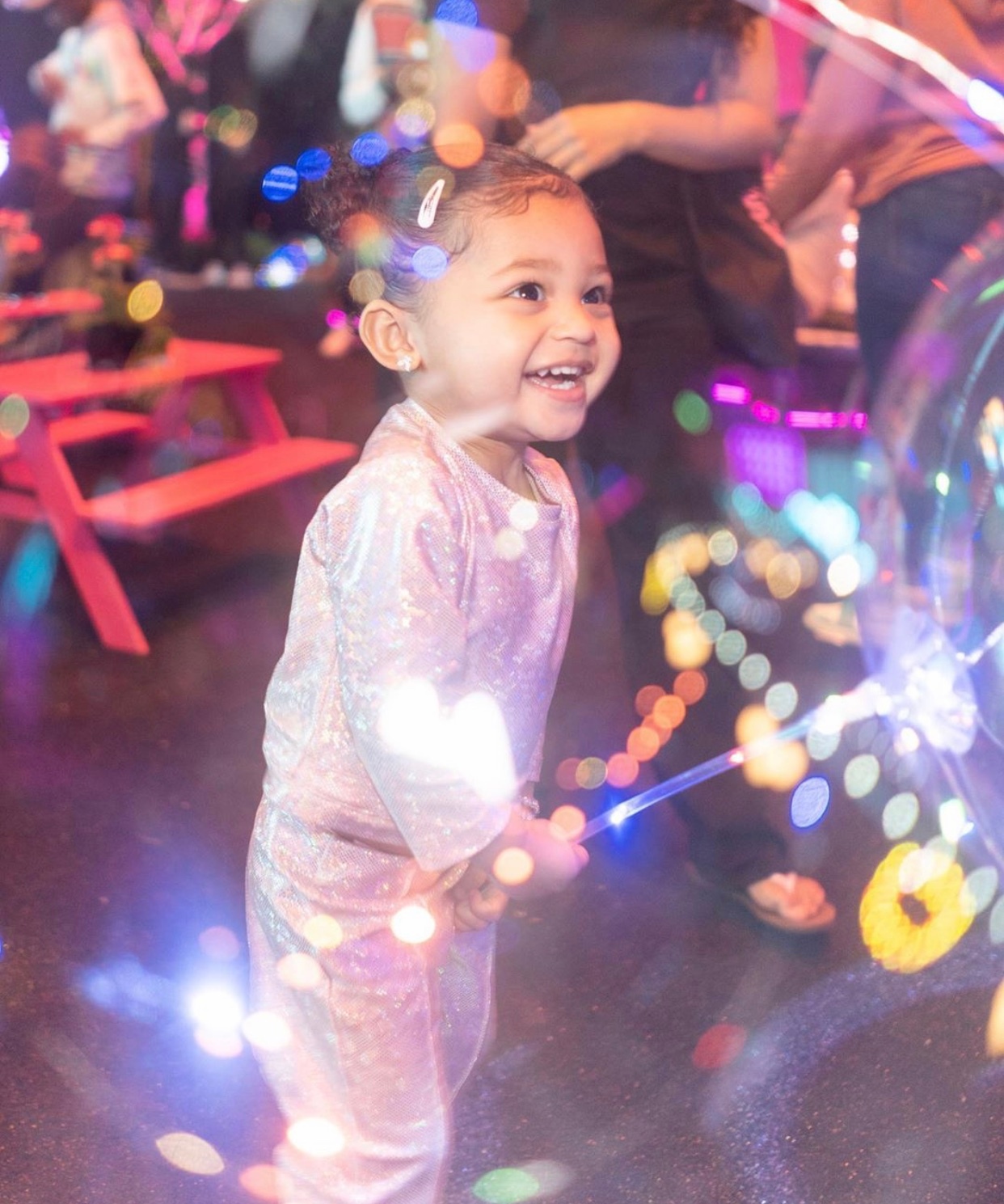 kylie穿搭合集,凯莉kylie巴黎时装周撞衫