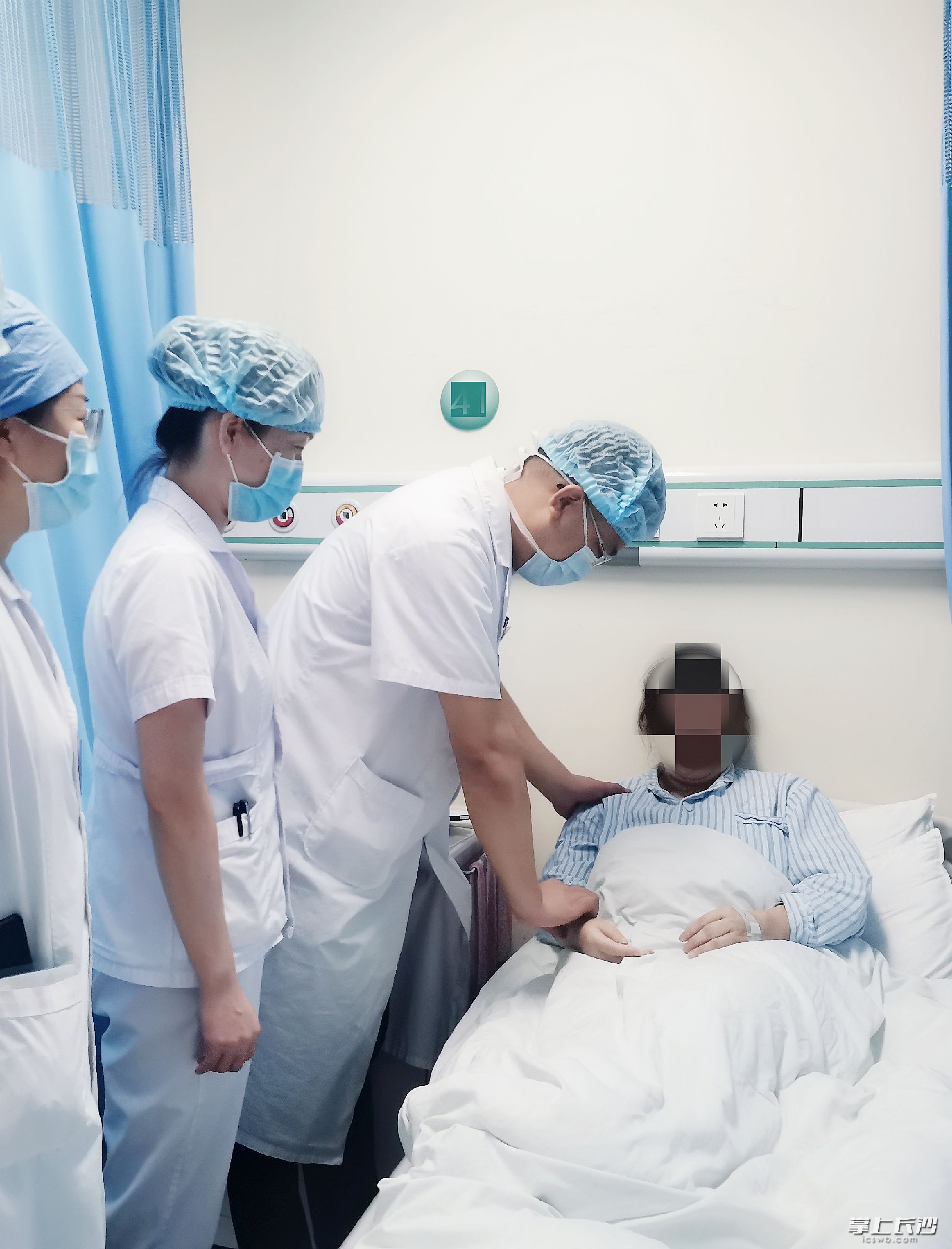 “感谢医生,解决了我多年的难言之隐!”女子炎夏不敢穿露肩装,原来腋下长了这个……