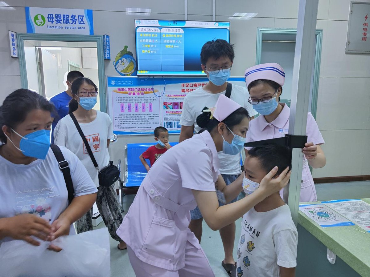 小孩长得非常矮小不要管好不好,孩子身材矮小怎么办5个方法