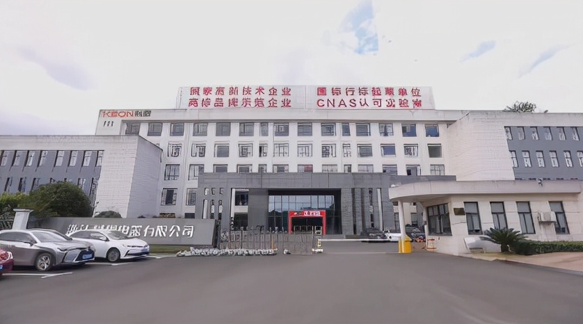 一个厨房两个中心,俞鲁锋科恩