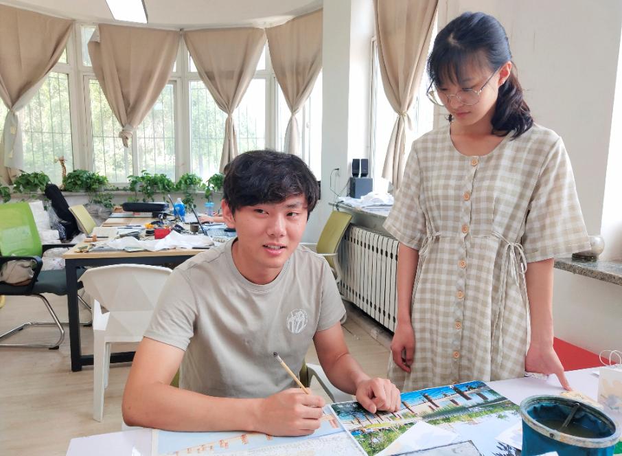 大学生创业20万元,大学生创业年收入1000万