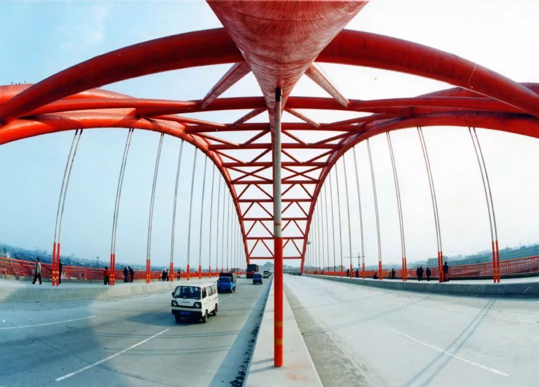 中铁四局辉煌历程,中铁八局一公司和三公司差距