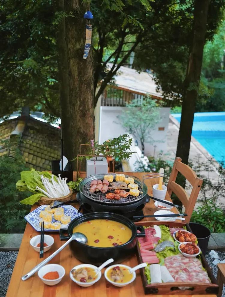 如何诗意的度过初冬？我在雅安这些私藏美宿里找到了答案