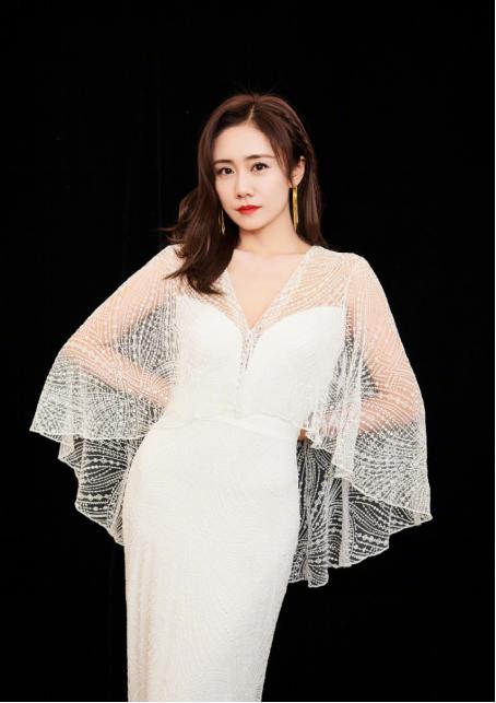 刘芸写真魅力洒脱,刘芸容貌变化