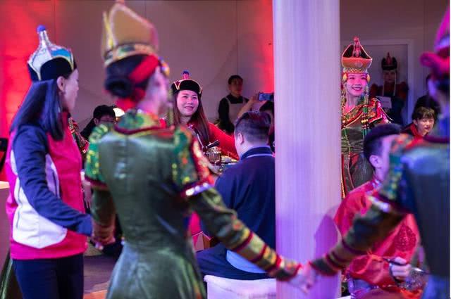 保时捷911冰面上漂移,保时捷汽车911玩雪