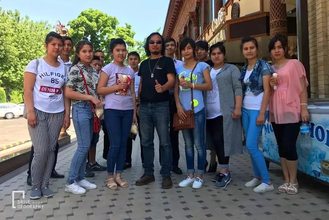 中国牌照车在国外自驾游,开中国牌照车去外国