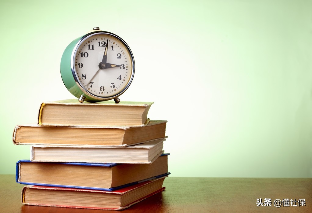 在外地工作回当地社保要重新办吗,社保转到外地要不要重新办社保卡