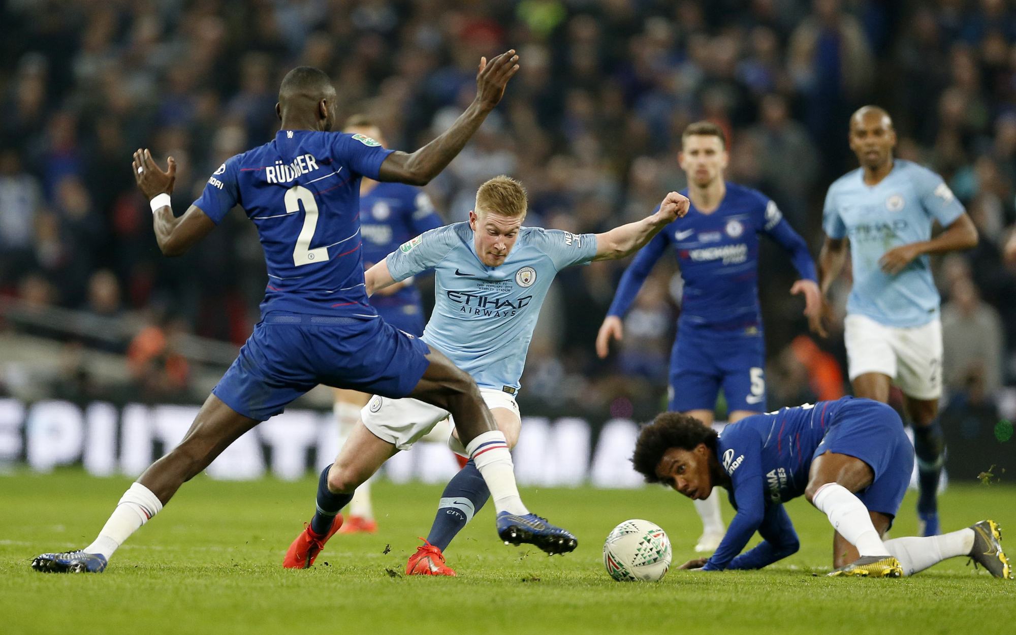 皇马向曼城求购锋线核心,皇马加价求购姆巴佩