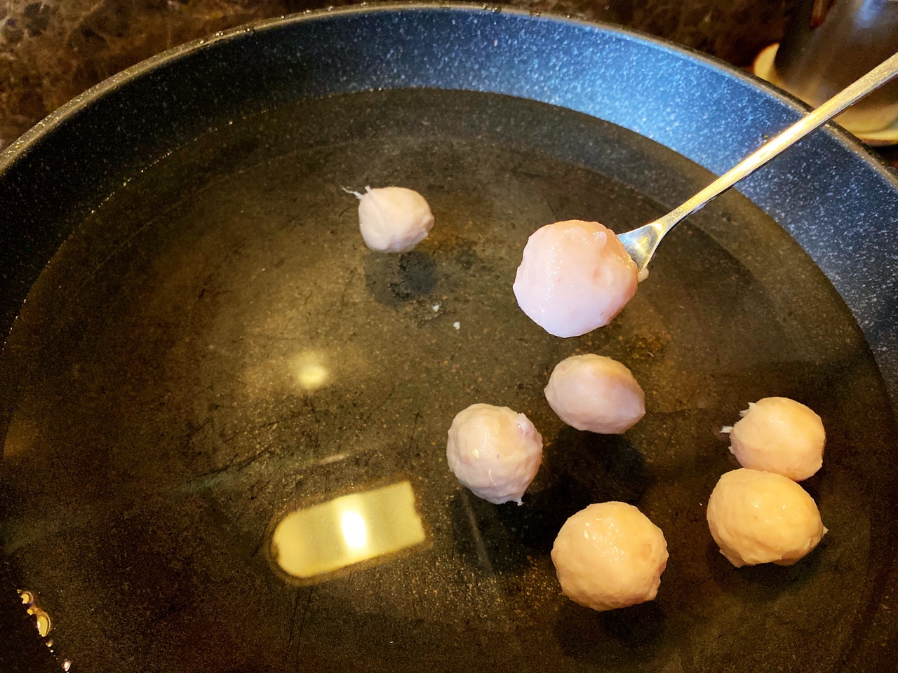 用花鲢做鱼丸还是用草鱼做鱼丸好,草鱼做劲道鱼丸做法