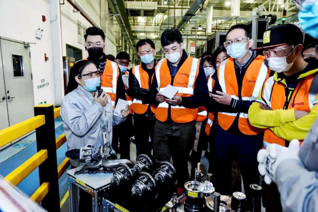 守望相助彼此成全,守望相助的内容及意义