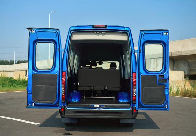 二手欧胜依维柯长轴可以挂蓝牌,自动挡依维柯欧胜蓝牌工程车