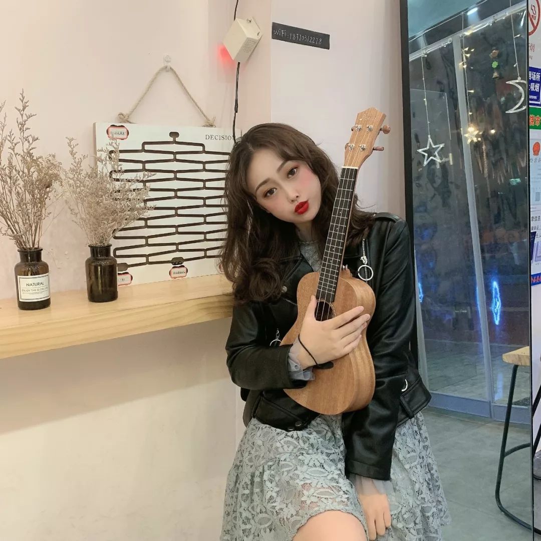 会弹琴的女生是文艺青年吗,会弹琴的女孩子是什么样的