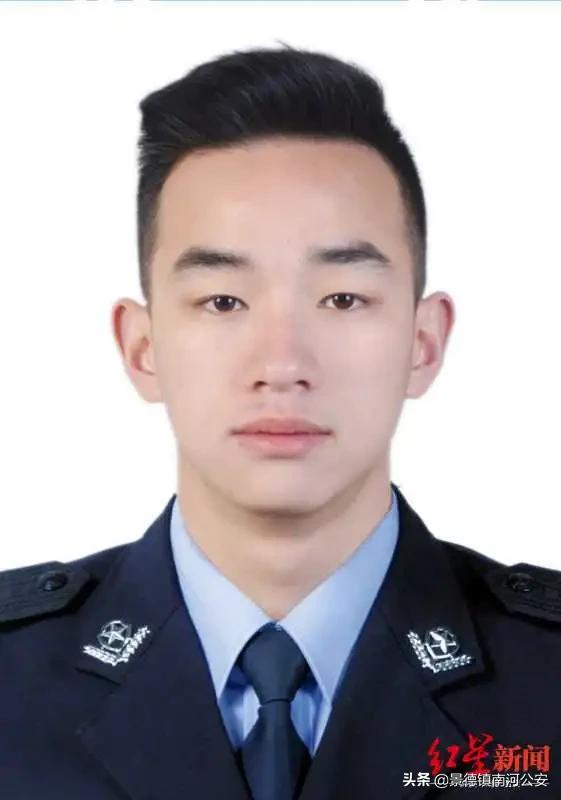 有人在四川江油本地论坛发帖：全城捞他，必须要表扬！