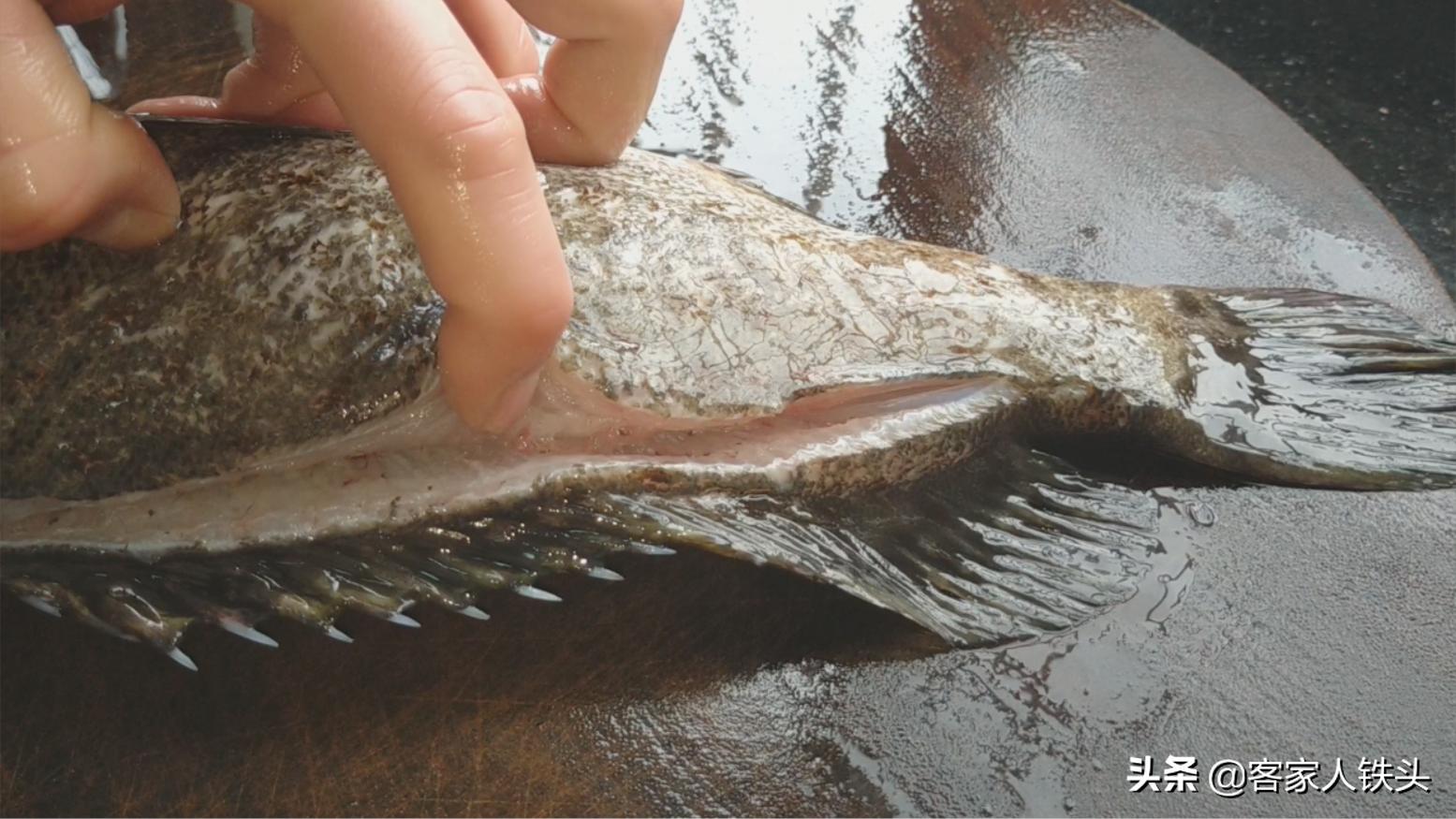 美味的鲜鱼做法,饭店外焦里嫩的鱼做法