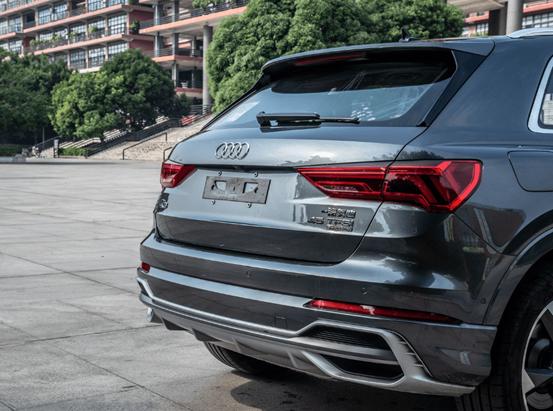 2022奥迪q345tfsiquattro,奥迪q3全时四驱与q5适时四驱