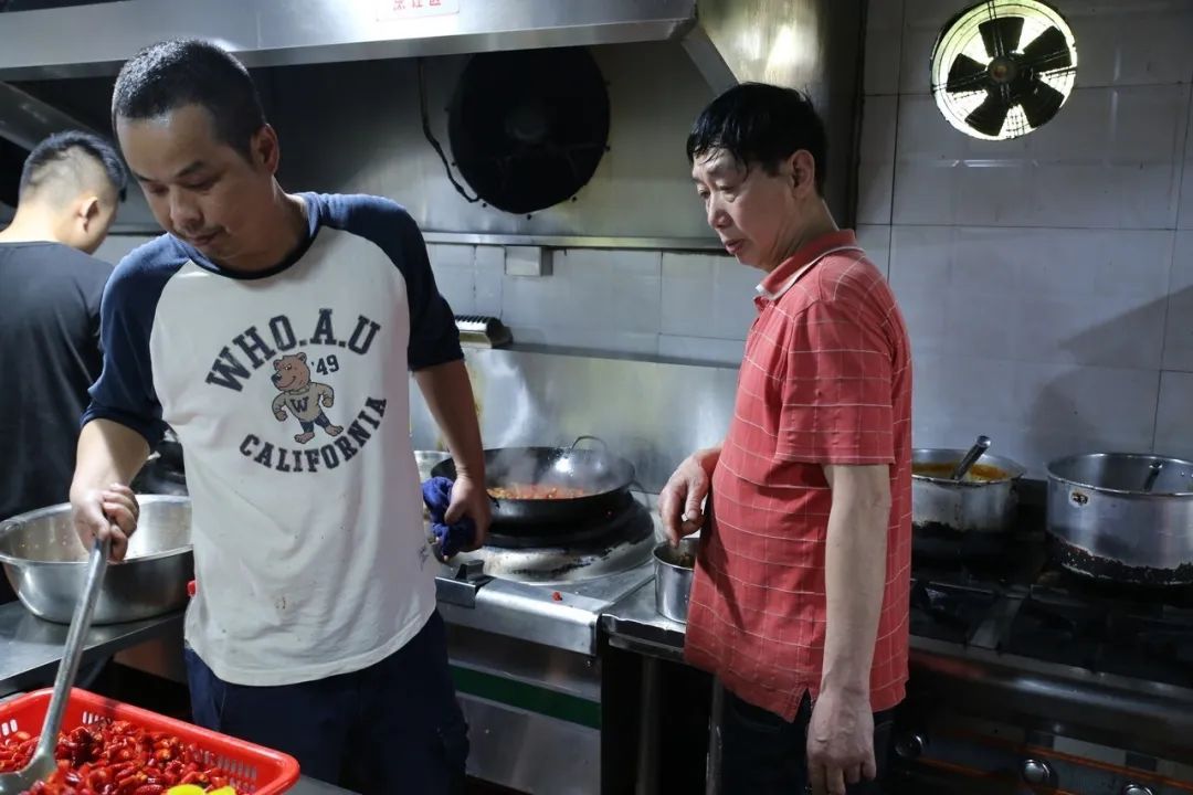 神经哥回归过程,神经哥原唱歌曲