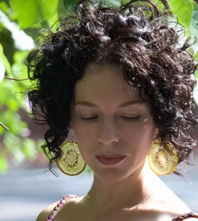 她把水果变成了“宝石”，6年卖出3143件，成美国最畅销的首饰