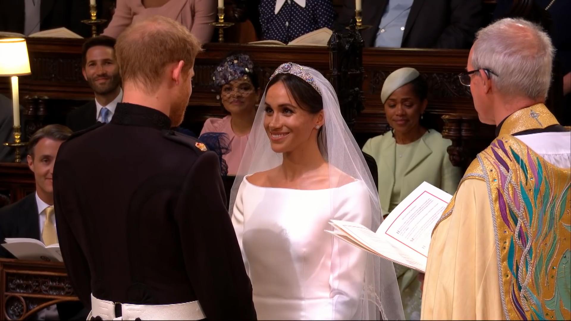 哈里梅根结婚誓言,哈里王子和英国皇室婚礼