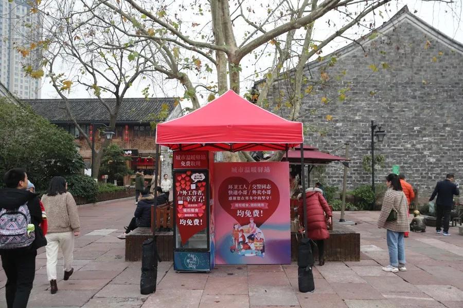 一夜之间，宁波街头突然出现这种柜子！打开一看…温暖无数人