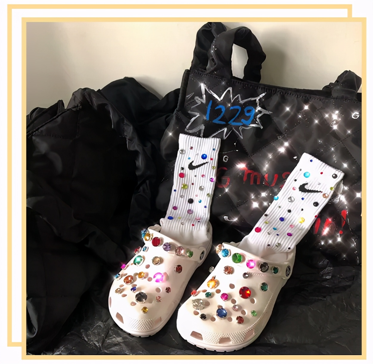 一双最近比较火的鞋子,这双鞋子再爆新配色