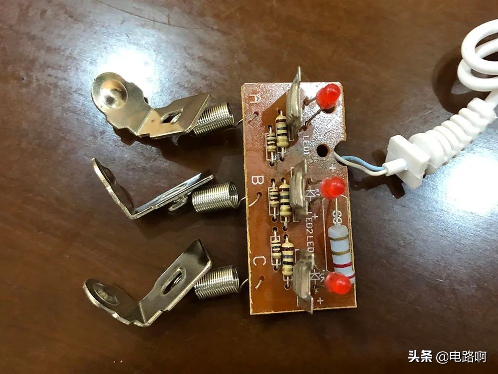 充电宝电路板电池拆解,24v锂电充电器拆解