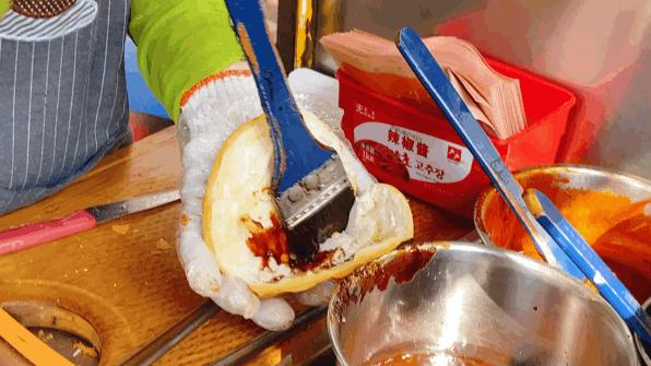 摆了12年！这辆小推车，陪无数三中学生长大……