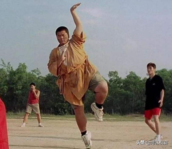 重温星爷经典《功夫》,星爷在电影中的功夫绝招排名