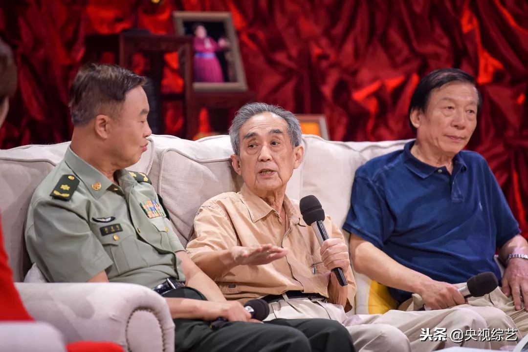 赵忠祥年轻岁月,赵忠祥汪涵朗诵