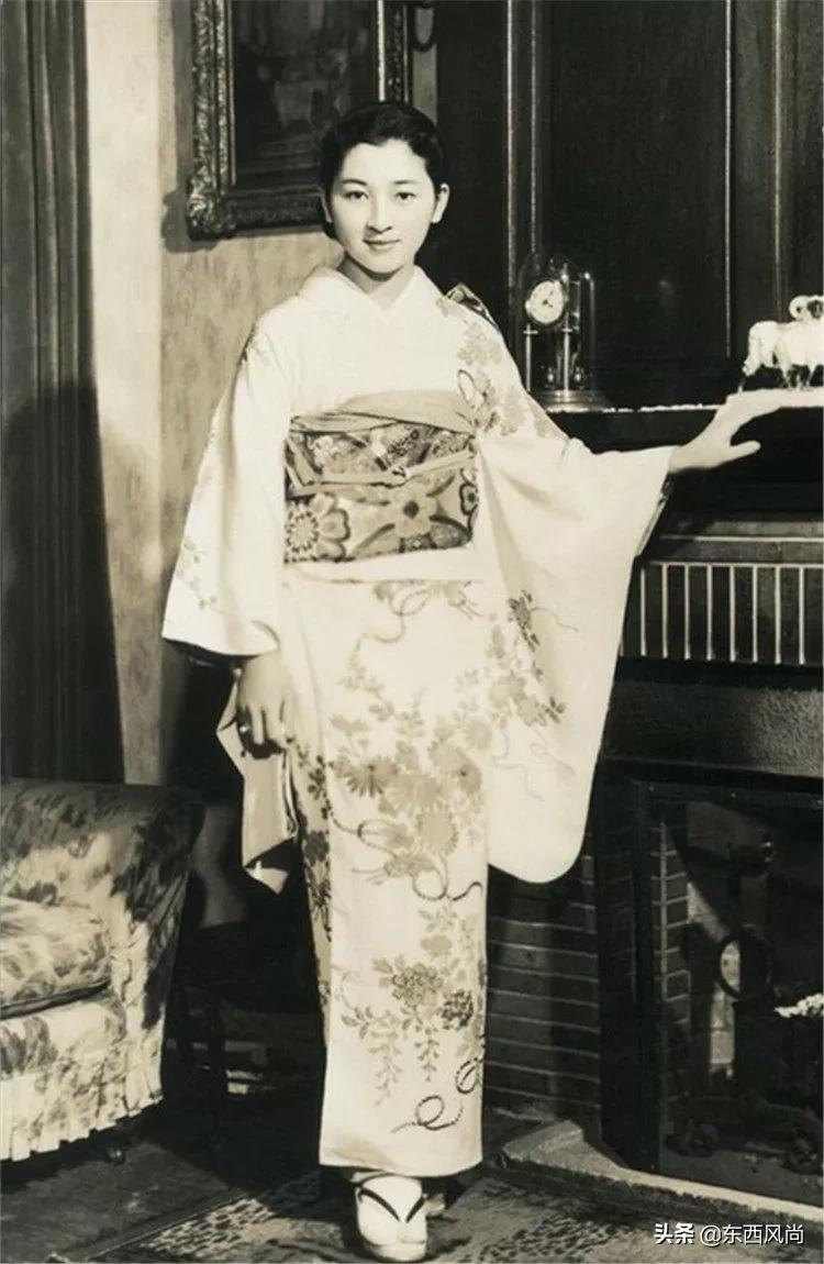 错伏美智子穿和服视频,日本皇太后美智子